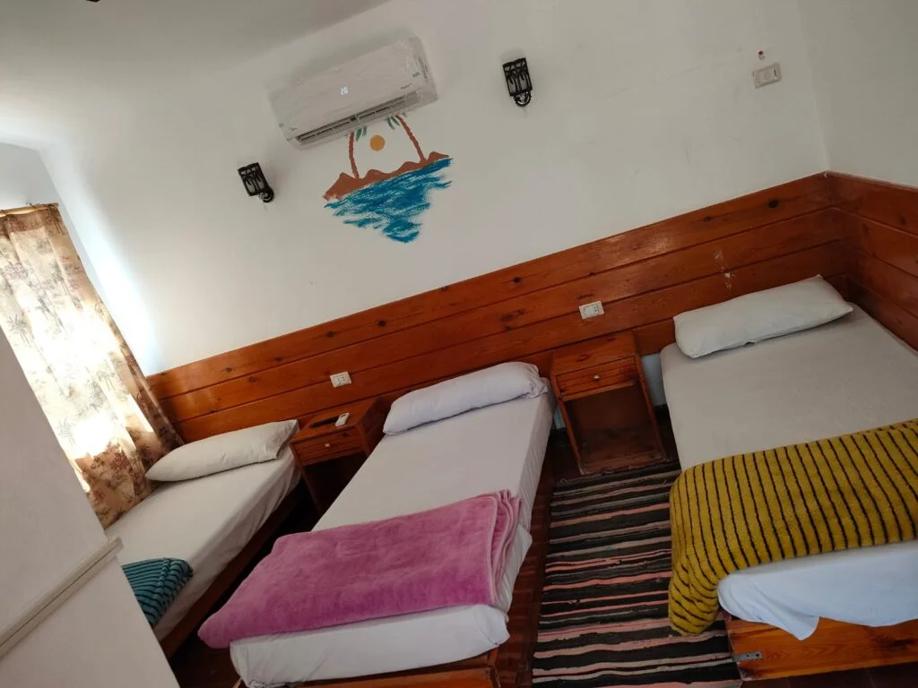 غرفة ثلاثية